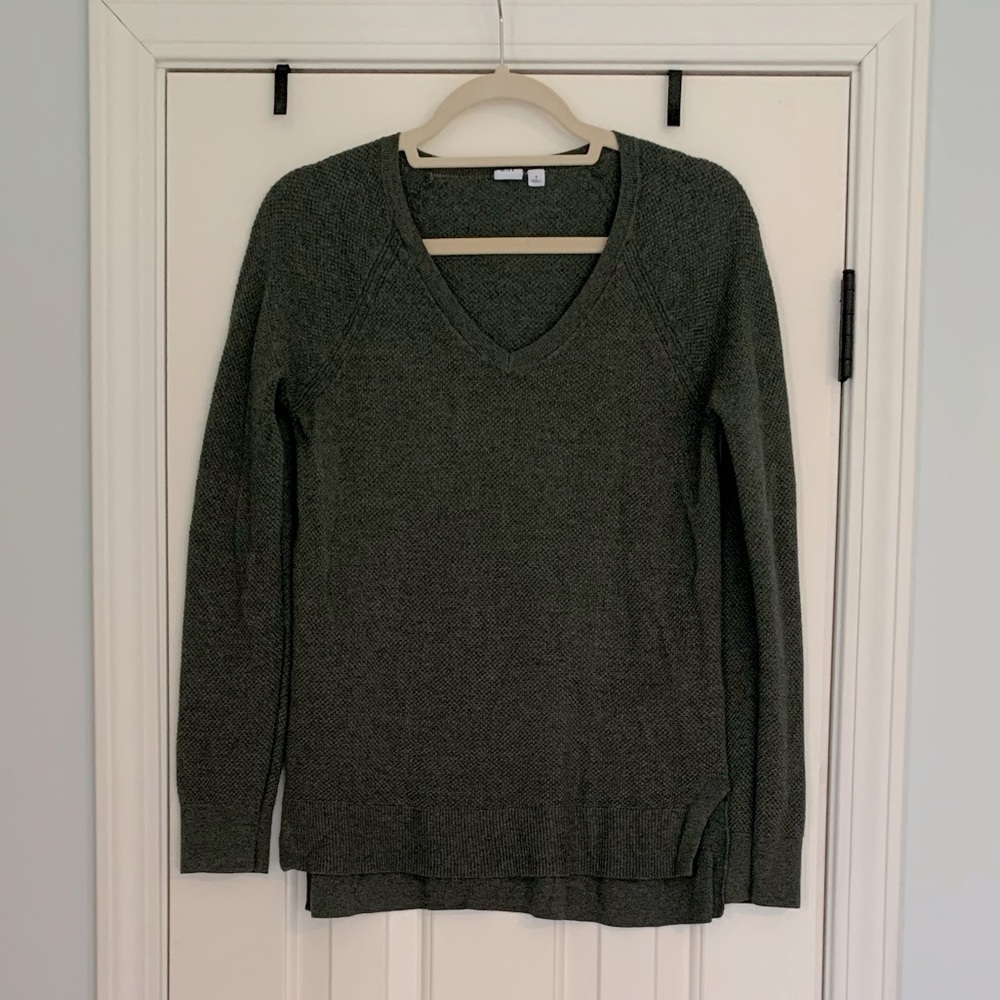 Gap | Olive Green V-Neck Sweater | Size Small